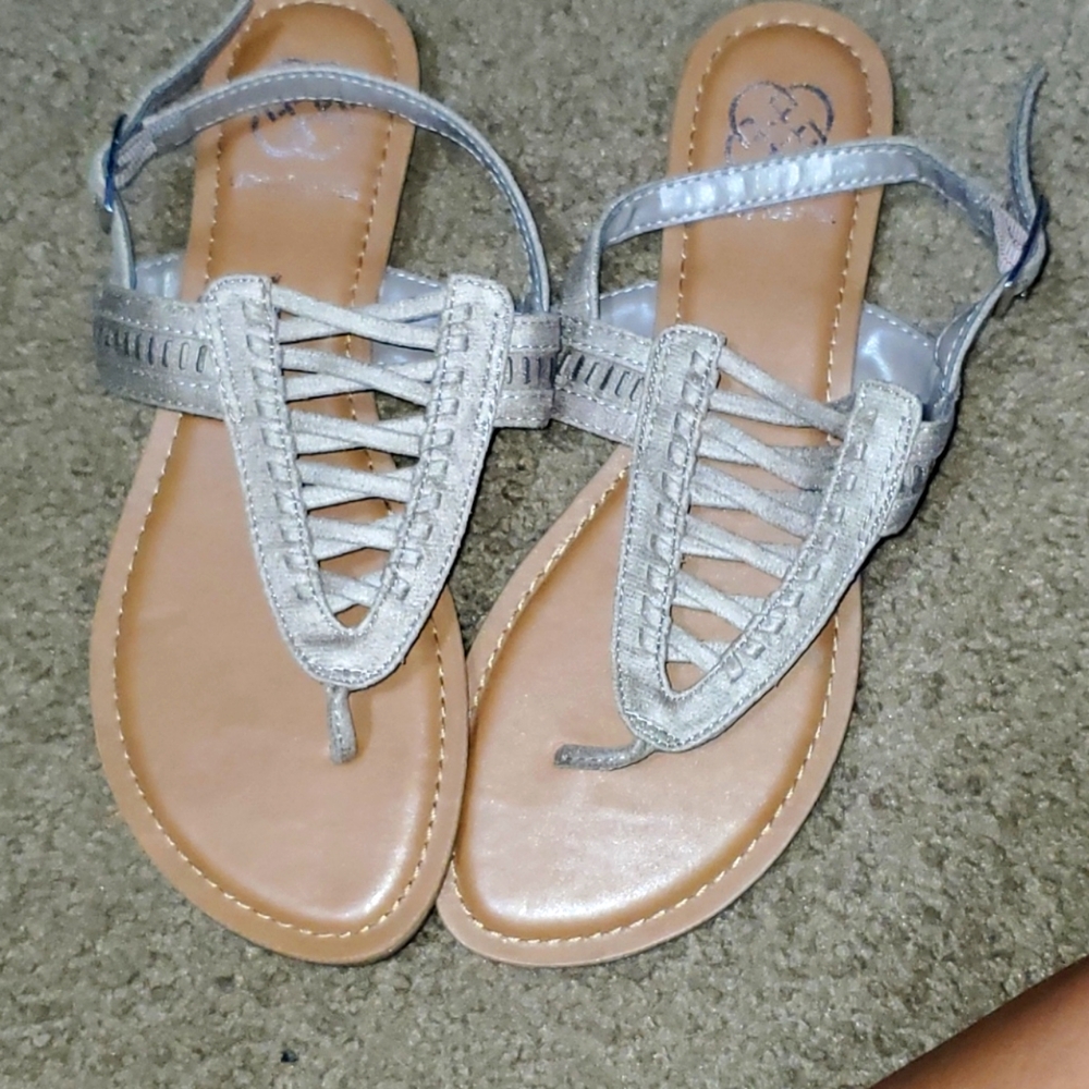 Daisy Fuentes sandals
